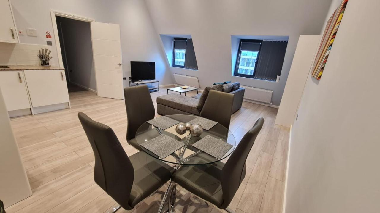 Cosy Flats Near Heathrow, Group Bookings Available With Parking Space Hounslow Exterior foto