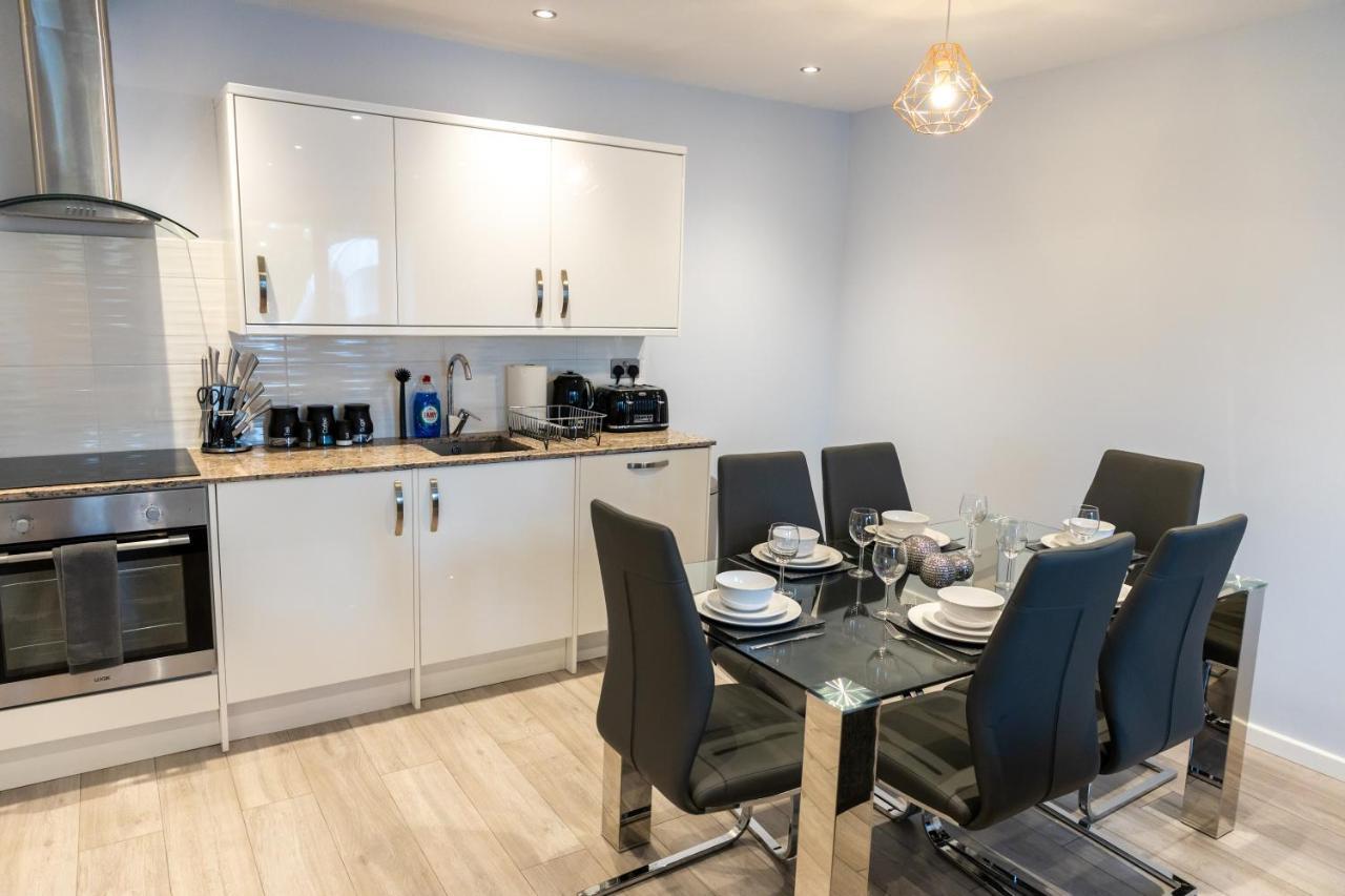 Cosy Flats Near Heathrow, Group Bookings Available With Parking Space Hounslow Exterior foto